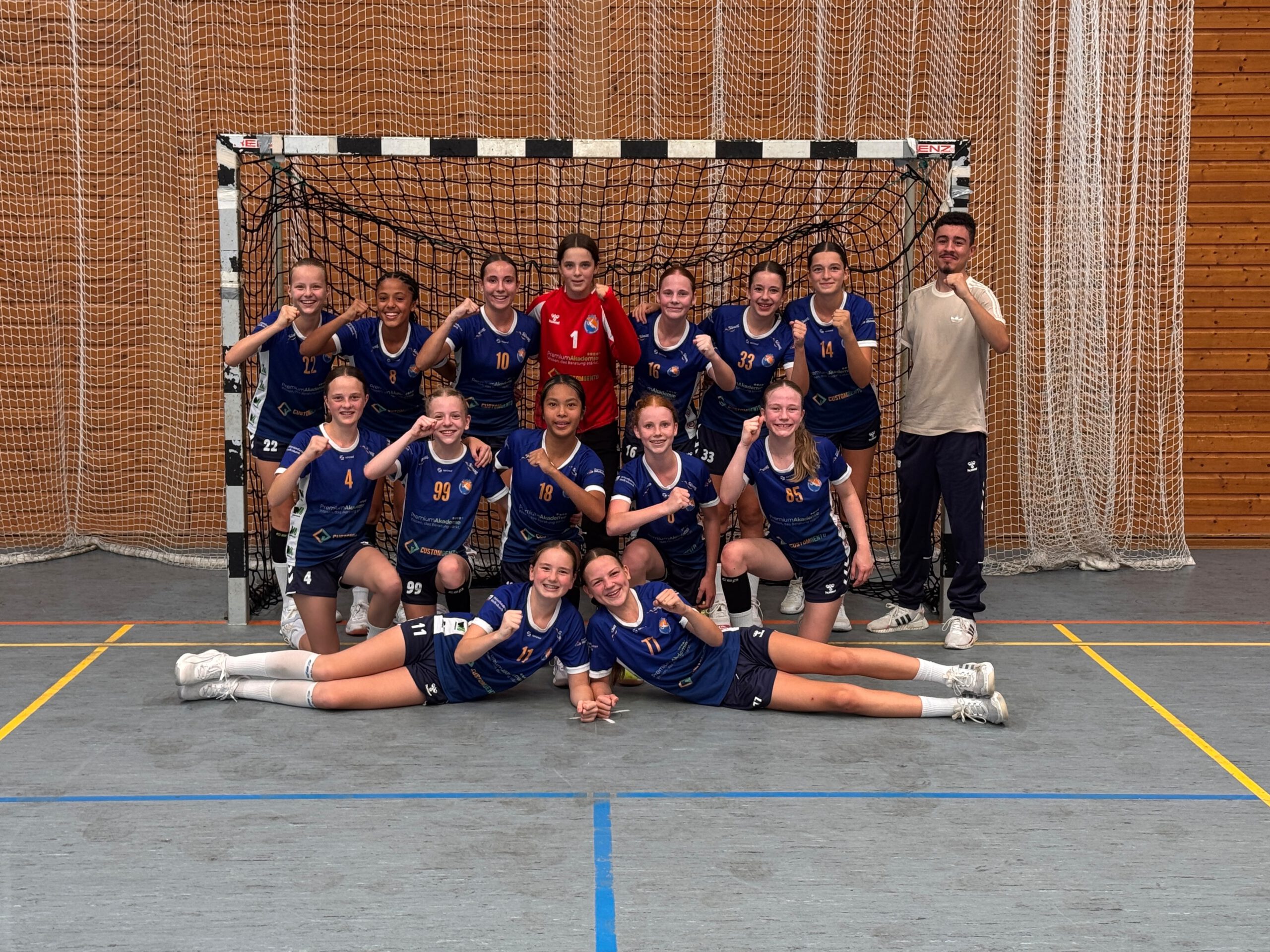 Du betrachtest gerade Jugendhandball der Spitzenklasse beim Süwag-Cup unserer weiblichen C-Jugend